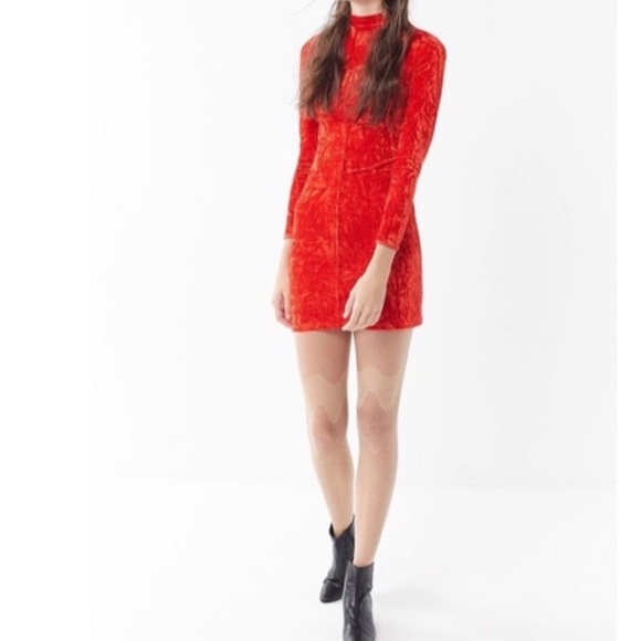 Like New Urban Outfitters Ice Crusher Velvet Long Sleeve Mini Dress in Red M - Picture 4 of 8